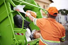 Best Construction Debris Removal  in Clintonville, WI